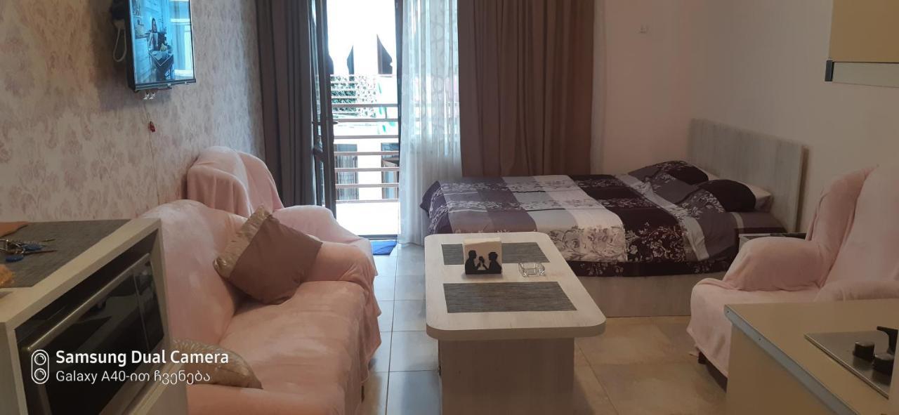شقة باتومي  في Parkside Apartament المظهر الخارجي الصورة
